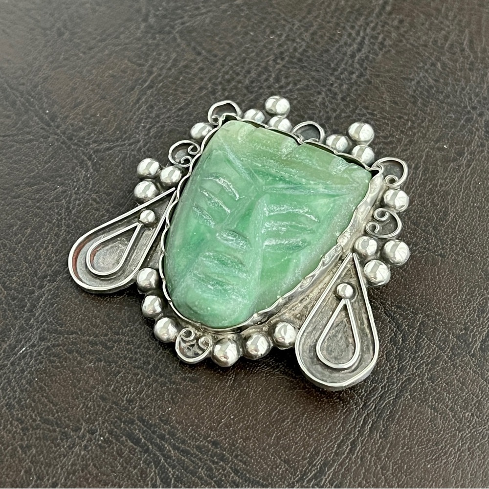 🟩SALE🟩 Vintage Mexican 900 silver carved jade warrior head brooch pin - Picture 4 of 10